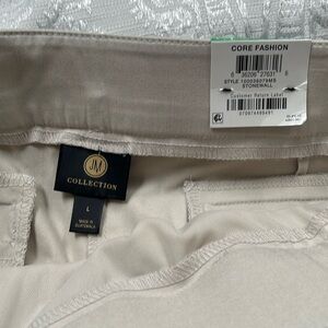 New with Tags - JM Collection Beige Slim Leg pants
